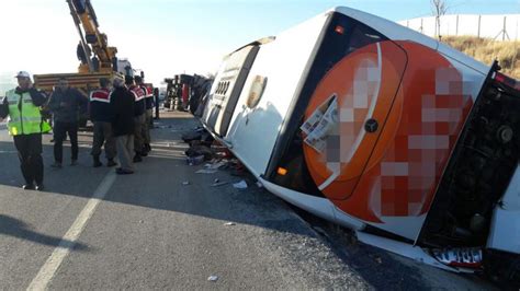 K­o­n­y­a­­d­a­ ­i­k­i­ ­o­t­o­b­ü­s­ ­d­e­v­r­i­l­d­i­:­ ­3­0­ ­y­a­r­a­l­ı­